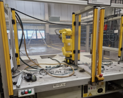 Maschine: FANUC LR Mate 200iC/5L Roboterzelle zur Dichtheitsprüfung