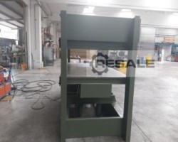 Maschine: LEOPIDA  Hydraulikpressen