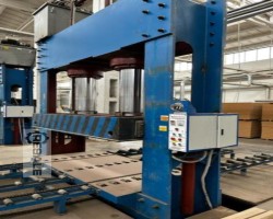 Maschine: LINYI JIANZHONG WOOD JJ-CP Hydraulikpressen