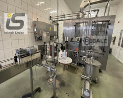 Maschine:   Produktionslinie zum Verpacken von Säften