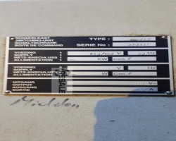 Maschine:  110 Volt-4,6 A Magnetspannplatten