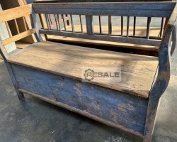 Maschine:   Diverse rustikale Altholzmöbel