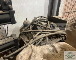 Maschine: TECNOVA 250 mm Hydraulischer Filterwechsler