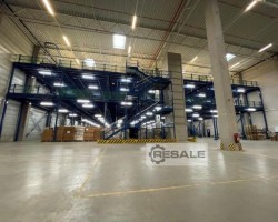 Maschine:  7000 m² Lagerbühne