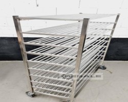 Maschine: KöHLER  Edelstahlwagen Brotregalwagen