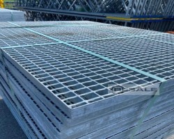 Maschine:  100 x 100 cm Schwerlastgitterrost