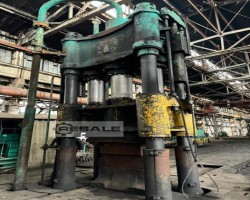 Maschine: DNIPROPRESS PB1341 1250 tons Hydraulische Freiformschmiedepresse