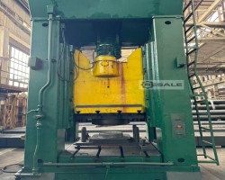 Maschine: ERFURT PKZe 800 Mechanische Entgratpresse