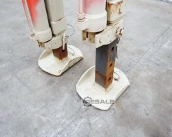 Maschine: ATLAS 074583 hydraulische Kranabstützungen