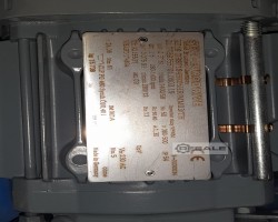 Maschine: SEW EURODRIVE KF19 DRS71S4BE05HR SEW  / MM03 / TH