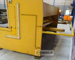 Maschine: DONEWELL 3000 x 10 mm Tafelscheren