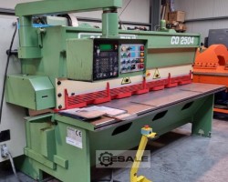 Maschine: GRANDINI CO 2500 x 4 mm CNC Tafelscheren (hydraulisch)