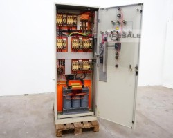 Maschine:   Leistungsprüfschrank mit Umspanntransformator