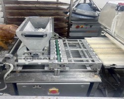 Maschine: BERTUETTI 200 universal Brötchenanlage für eckige runde und HotDogs