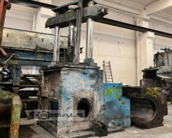 Maschine: WERNER+PFLEIDERER GK320 Hydraulischer Trichter