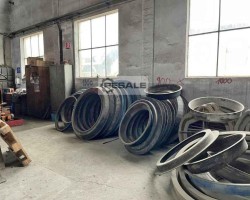 Maschine: OMAG  Plant for large-diameter pipes Anlagen für Betonsteine