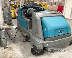 Maschine: TENNANT M17 Aufsitz-Scheuersaugmaschine