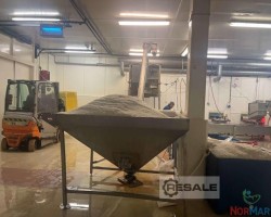 Maschine: TRAUST Salt Spreading System mit 2 Stationen.