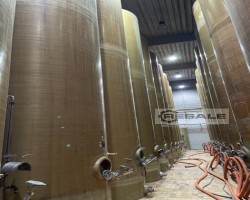 Maschine: STAFFELSTEIN P76 with 100 m³ stehender GFK Tank