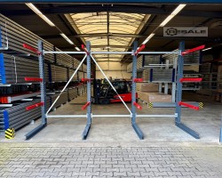 Maschine: BLT  H: 4m , Fuß+3 Palettenregale