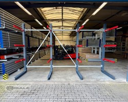 Maschine: BLT H: 4m , Fuß+3 Kragarm- Palettenregale