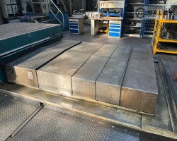 Maschine: ANAYAK HVM7000-MG Fahrständerfräsmaschinen