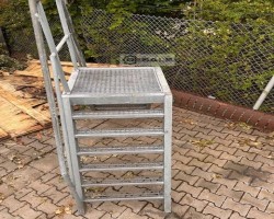 Maschine:  Arbeitsbühne, Stahltreppe, Arbeitsbühne, Stahltreppe, Übergang