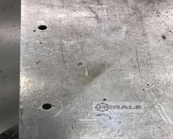 Maschine:   Aluminiumplatte für Werkbank