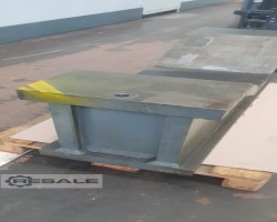 Maschine:   Werkzeughalter Prismenauflage Spannblock