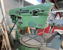 Maschine: ALZMETALL AB3ES Ständerbohrmaschinen