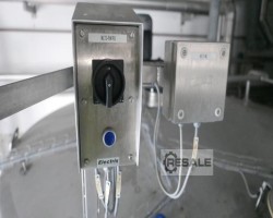 Maschine:  40.000 l  Edelstahltanks