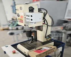 Maschine: YOSHIKAWA US-66 Drück-Nietmaschinen