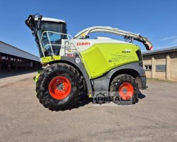 Maschine: CLAAS Jaguar 980 + Orbis 900 + PU 30 Feldhäcksler + Maisgebiss + Pick Up