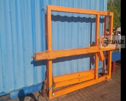 Maschine: LHS Y T 2.1 Y-Krantraverse mit variablen Ketten