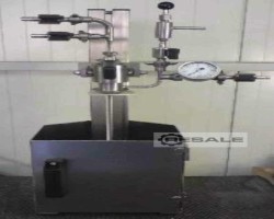 Maschine: GTH semi automatic Flaschenabfüllanlagen