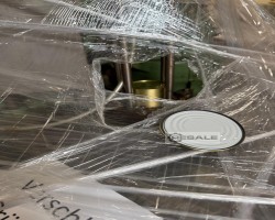 Maschine:   Dosenverschliessmaschinen