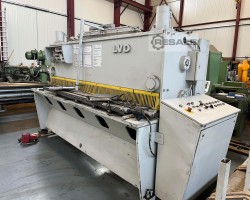 Maschine: LVD MVN 25 / 4 Tafelscheren (hydraulisch)