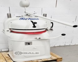 Maschine: FORTUNA semi automatic Gr. 4 Brötchenpressen