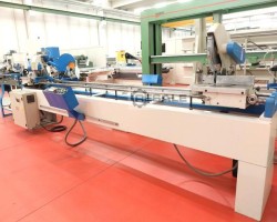 Maschine: OMGA TR 2B NC Doppelgehrungssägen