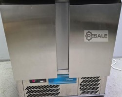 Maschine: COOL COMPACT  Grossküchenarbeitstische Belegstation