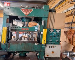 Maschine: JOCHNICK + NORRMANS 150/100 Hydraulische Zweiständer-Ziehpressen
