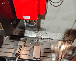 Maschine: EMCO Emcomill E 1200 Vertikale Bearbeitungszentren