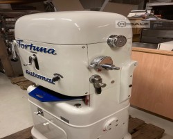Maschine: FORTUNA Automat 3-30 Brötchenpressen