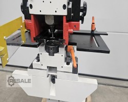 Maschine: MUBEA KL 560 Lochstanzen