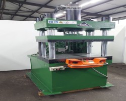 Maschine: HYMAG HSP. 2.1-30 Viersäulenpressen