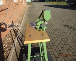 Maschine: HANG Piccolo Ösenmaschine