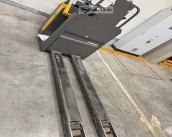 Maschine: JUNGHEINRICH ECE 220/225 