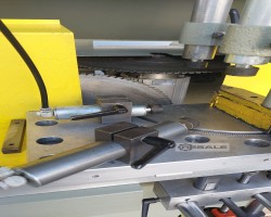 Maschine: PRESSTA-EISELE KS 400 M Ausklinkmaschinen