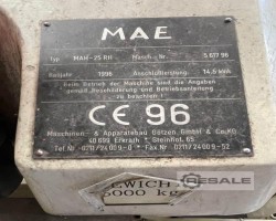 Maschine: MAE 25 RH Wellenrichtpressen