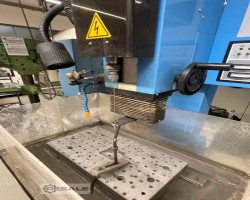 Maschine: MADRA BT-E Bohrerodiermaschinen